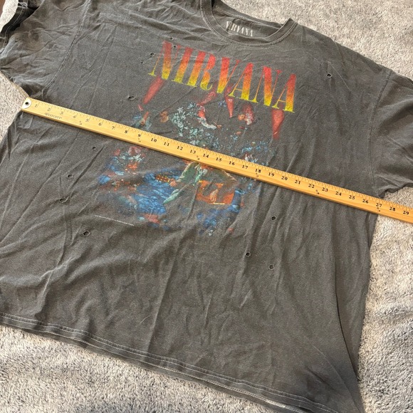 Nirvana Distressed Graphic T Shirt Mens 3XL Y2K Rock Gray Short Sleeve 19356 - Picture 9 of 10